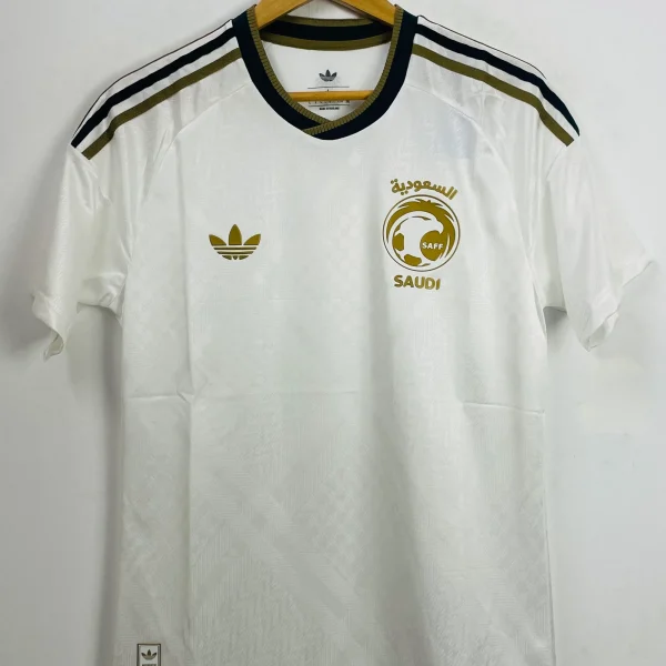 Saudi Arabia 26 wc away kit player